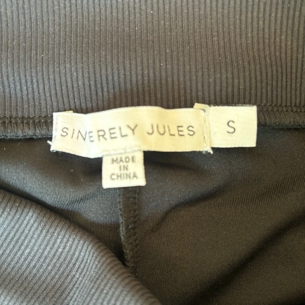 Sincerely Jules NWOT Black Skort Size Small